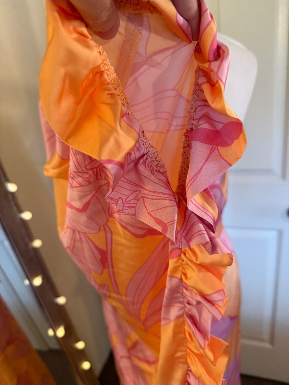 Hutch
Morgan One-Sleeve Tie-Waist Midi Dress - Picture 11 of 17